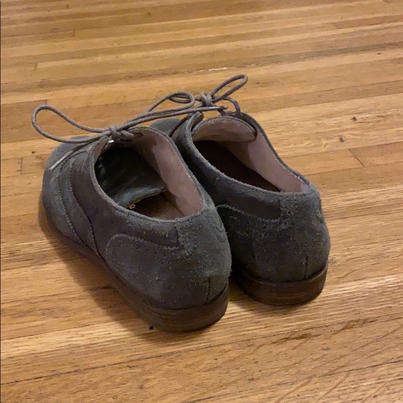 Cynthia Rowley Gray Suede Wingtip Oxfords - Picture 2 of 4